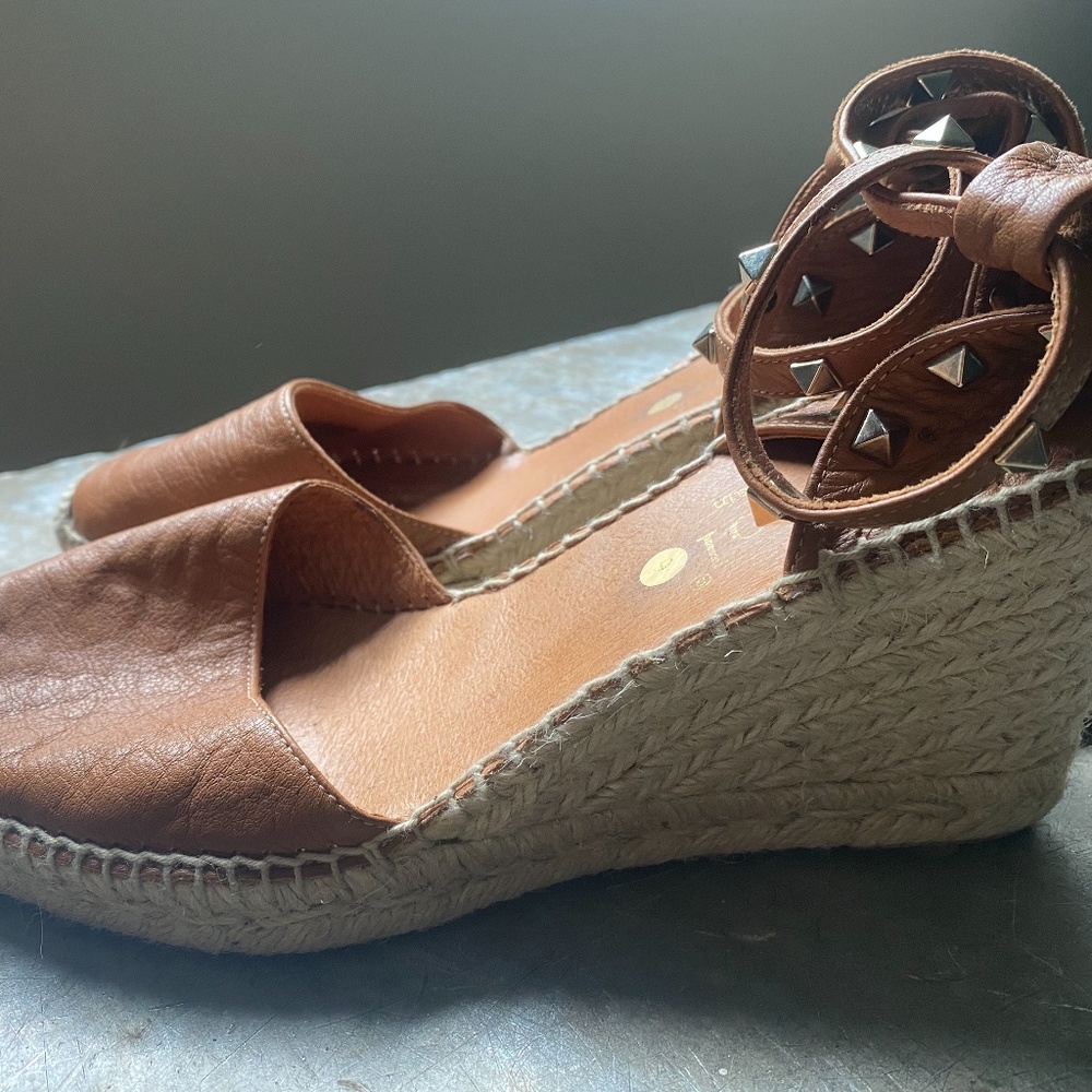 Women’s Tan Leather Espadrille Wedge Sandals - Picture 2 of 4
